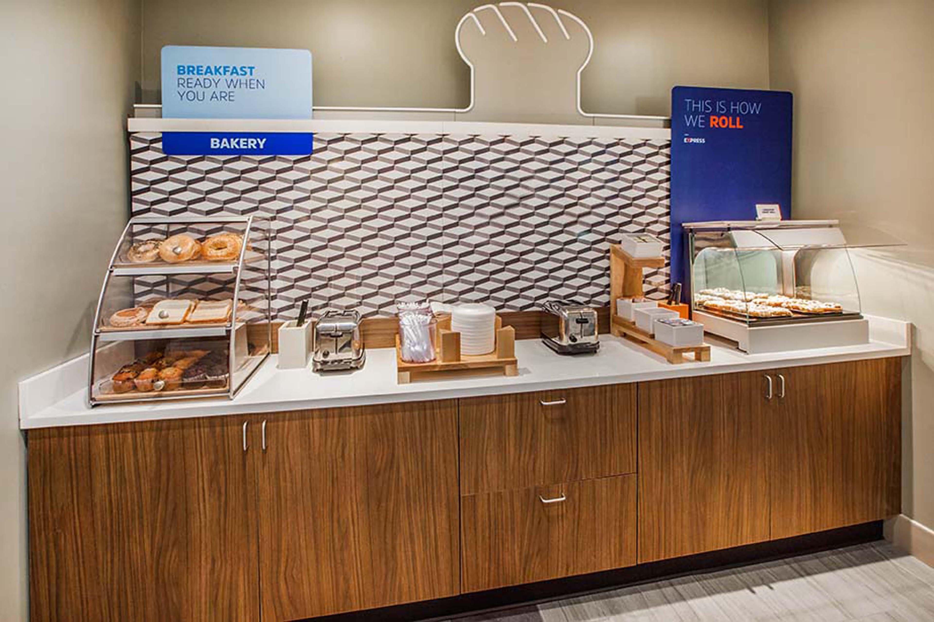 Holiday Inn Express - Columbus - Dublin By Ihg Экстерьер фото